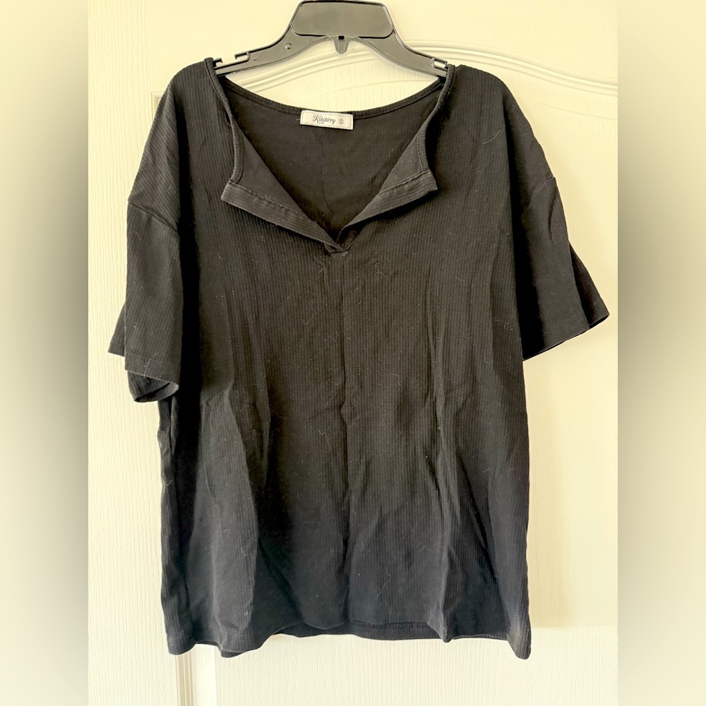Black Ribbed Short Sleeve V-Neck Top - Size Small